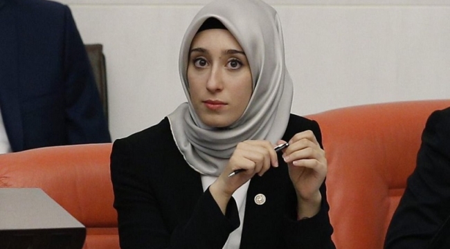 AKPli Rumeysa Kadakın paylaşımı tepki çekti, yaptığı savunma pes dedirtti!