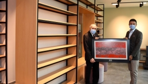 BAŞKAN RIZA AKPOLAT'TAN ALTAN ÖYMEN'E SÜRPRİZ DOĞUM GÜNÜ KUTLAMASI