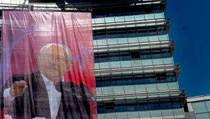 CHP Genel Merkezine Erdoğanı kızdıracak pankart