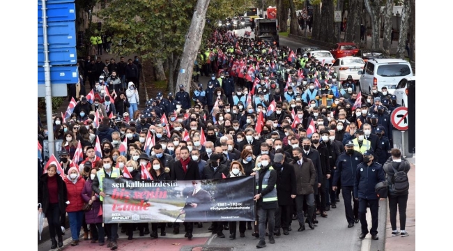 BEŞİKTAŞ BELEDİYESİ ATAYA SAYGI YÜRÜYÜŞÜNE ONBİNLER KATILDI