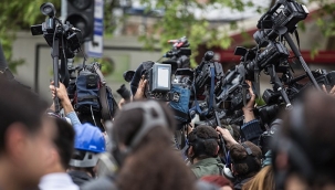 Türkiyede Gazetecilere hapis, kaçakçılara af
