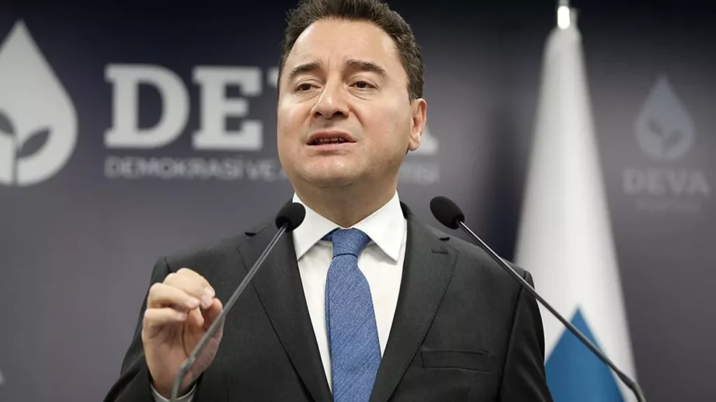 'Kimseye bir borcumuz yok, seçimi helalinden kazanmış 15 vekilimiz var'