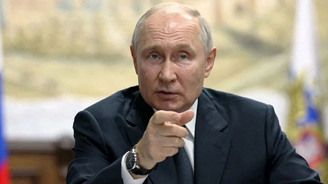 Putin'den bürokratlara talimat: Yerli araç kullanın