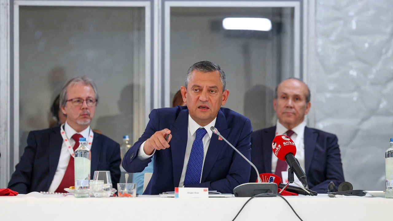 Özgür Özel'den kurultay davası yorumu: Olumsuz bir şey olacağı yok