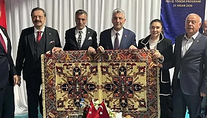 Can Holding soruşturmasında 17 gün hapis yattı, 8 ay sonra bakan ile yan yana geldi